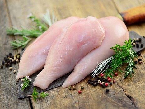 partes de aves de corral aliñadas